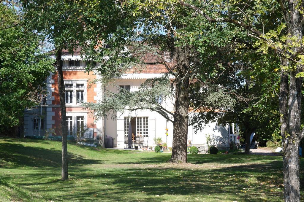 Le Chalet De Luxe Bed and Breakfast Saint-Séverin Zewnętrze zdjęcie